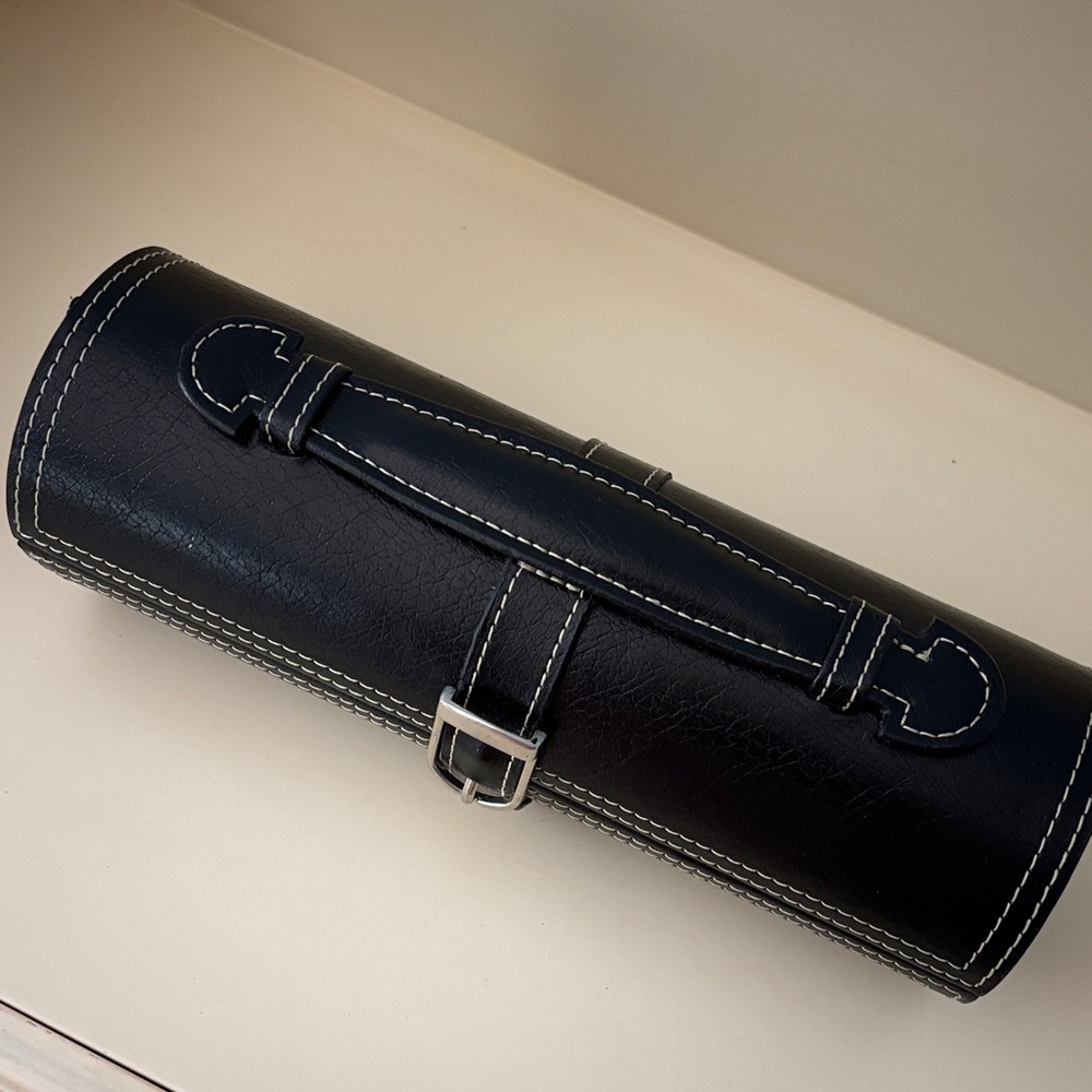 Jeun Bang Vintage Leather Travel Cylinder Jewelry Case. - Picture 2 of 14